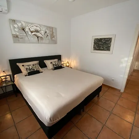 Casa Hollandia Villa *